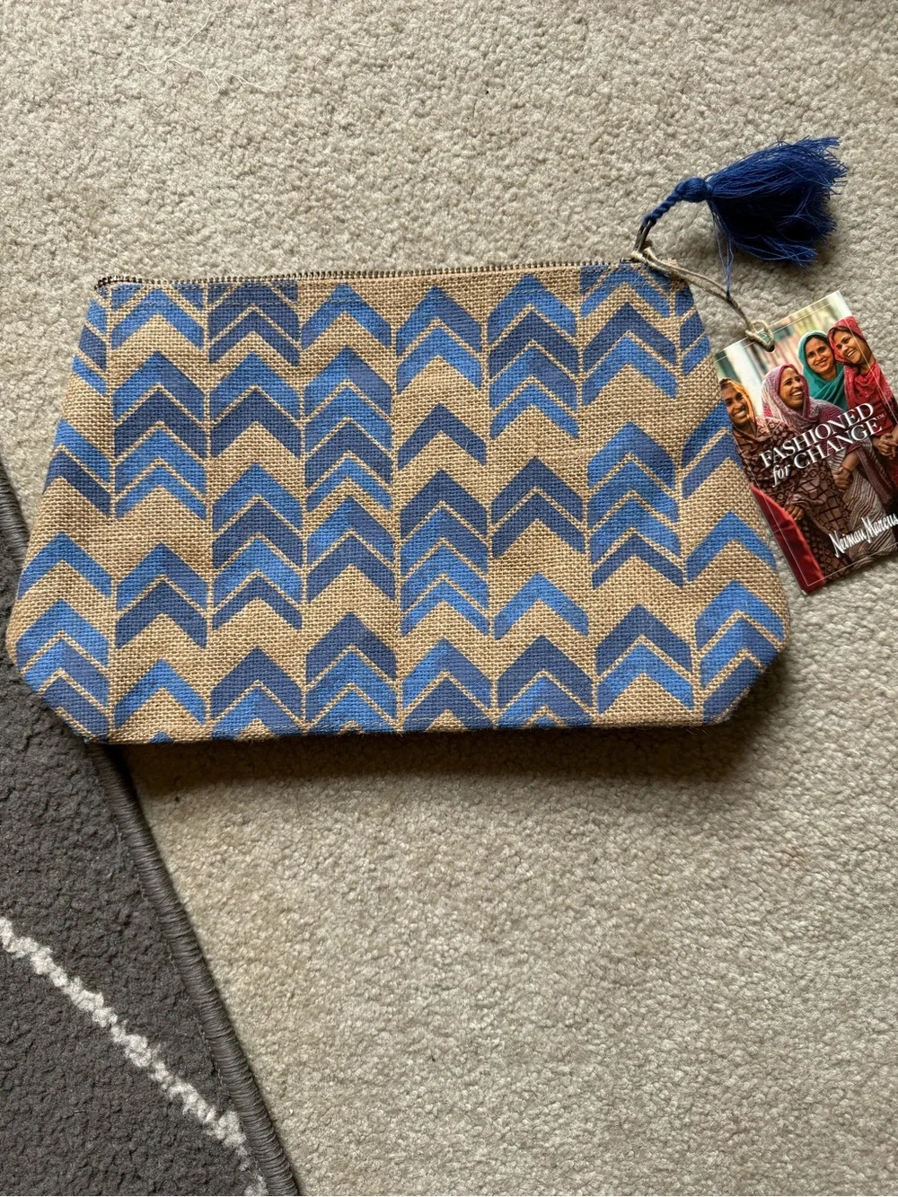 NWT Neiman Marcus Natural and Blue Chevron Jute Pouch with Blue Tassel
